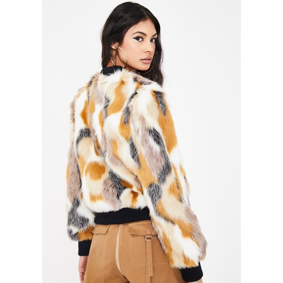 cupcakes & cashmere Jackets & Blazers - NEW Cupcakes And Cashmere Sia Faux Fur Jacket